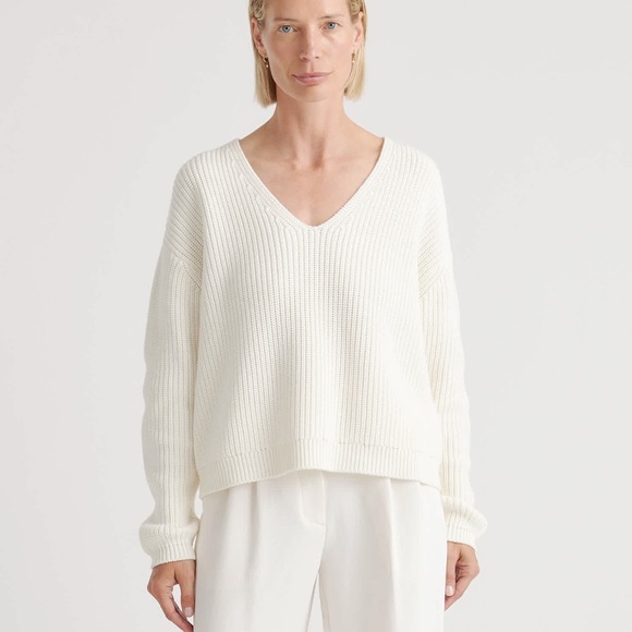 Quince Sweaters - NWT Quince 100% Organic Cotton Fishwrman V-Neck Sweater in Ivory Small